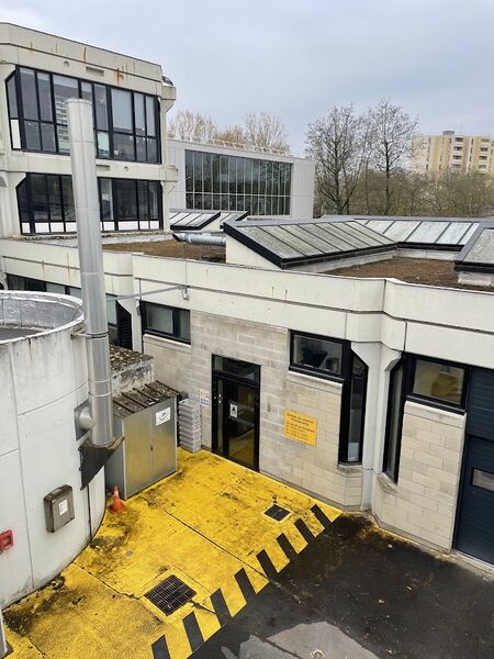 Fichier:Magasin de l'UTC.jpg